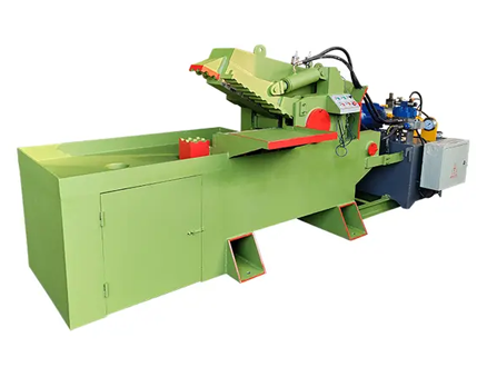 خردة المعادن القص