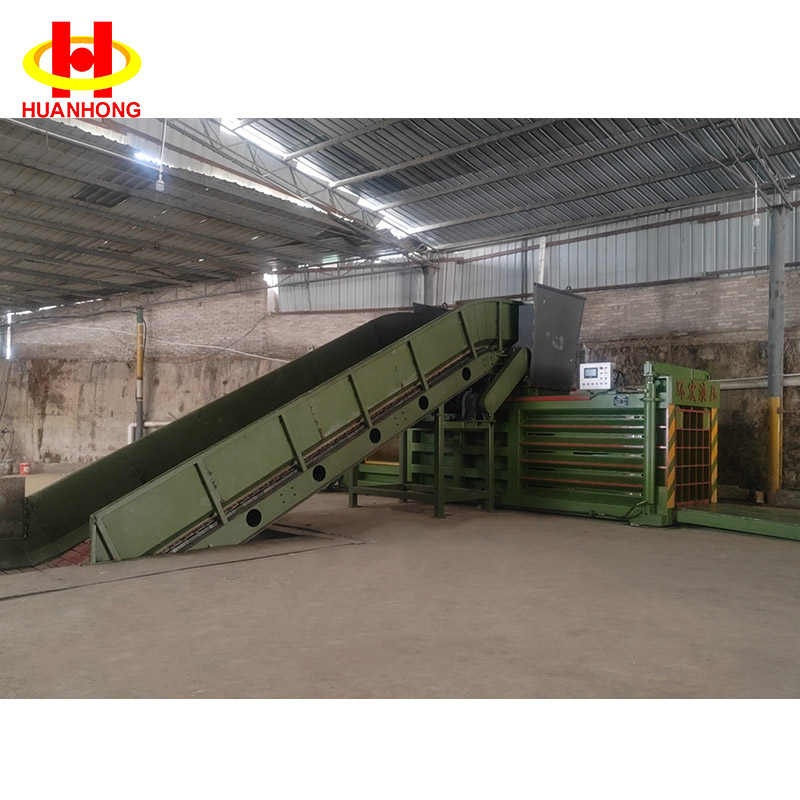 آلة التغذية الأوتوماتيكية للنفايات الورقية الأفقية