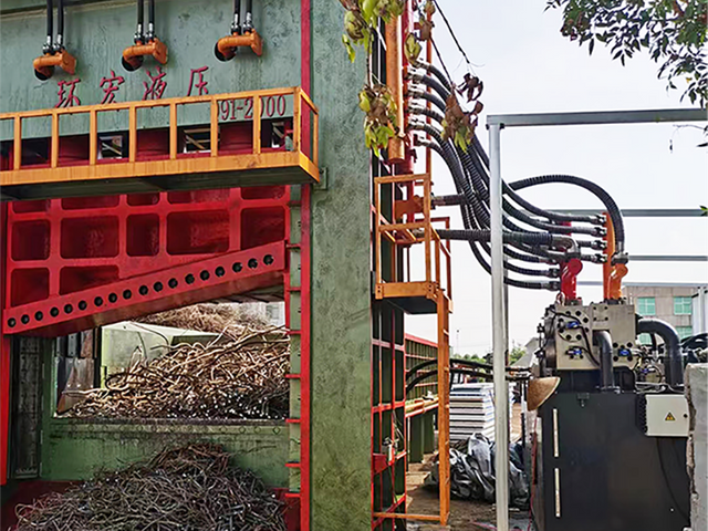 Q91-2000 القص العملاقة