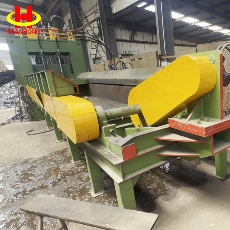 آلة القص العملاقة لقطع الأنابيب الفولاذية المعدنية الهيدروليكية 250T