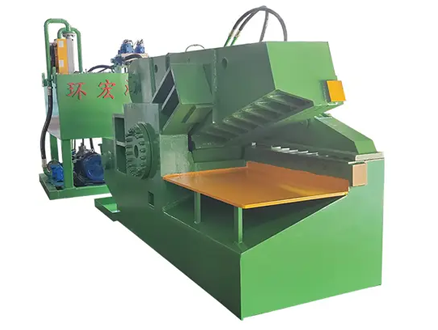 خردة المعادن القص