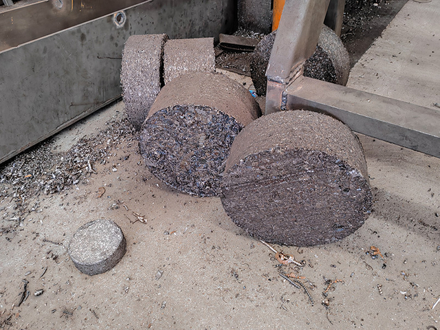 آلة ضغط المعادن العمودية Y83-1100t