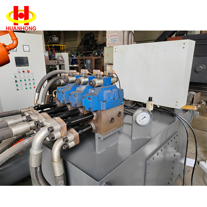 ماكينة تعبئة النفايات الفولاذية ذات الدفع الجانبي الأوتوماتيكية